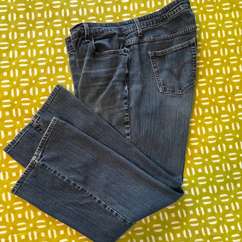 Levis 590 Bootcut Jeans